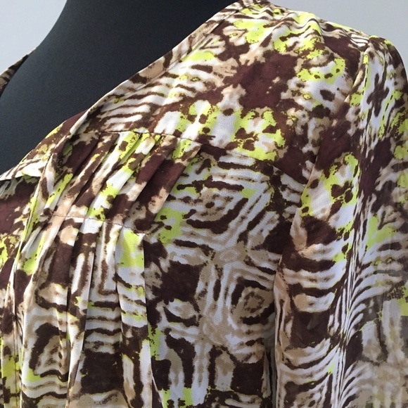 Charming Charlie Printed Peasant Top Size Small - Picture 6 of 8